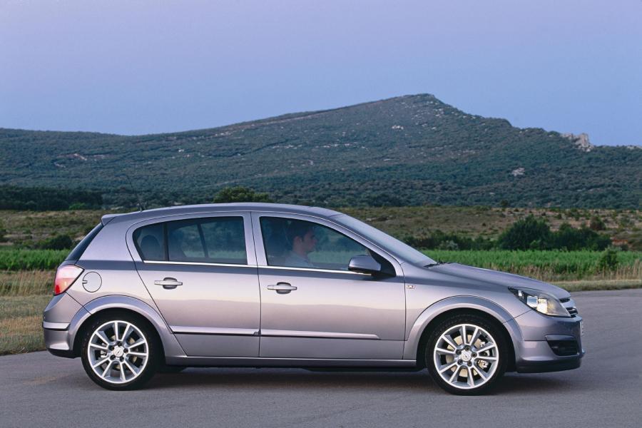 Opel Astra 2005 года  (фото 92 из 141)